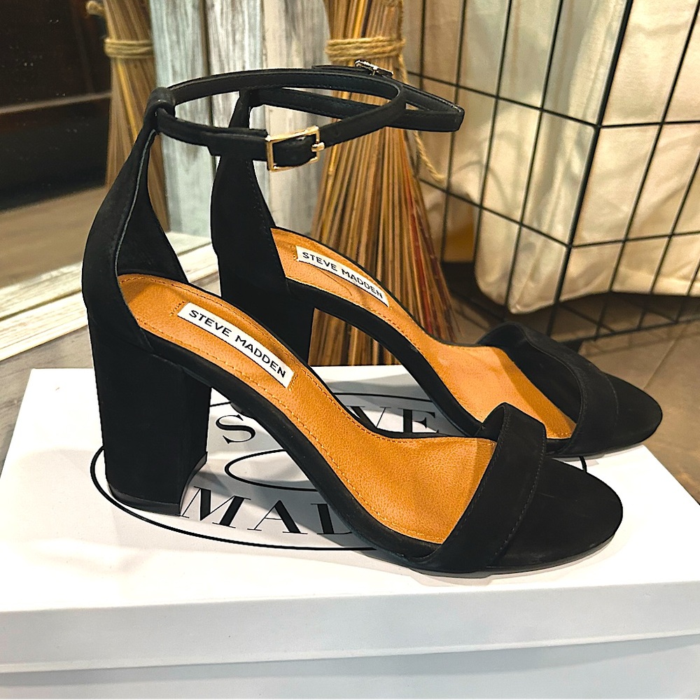 NWT Steve Madden Declair Heel WIDE